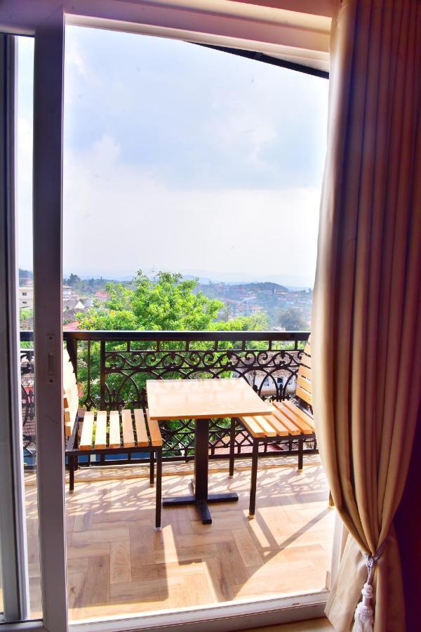 Hotel Coorg Palace Madikeri Exterior foto